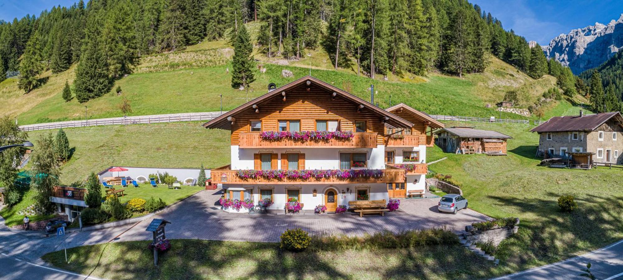 Garni La Grambla Hotel Selva di Val Gardena Exterior photo